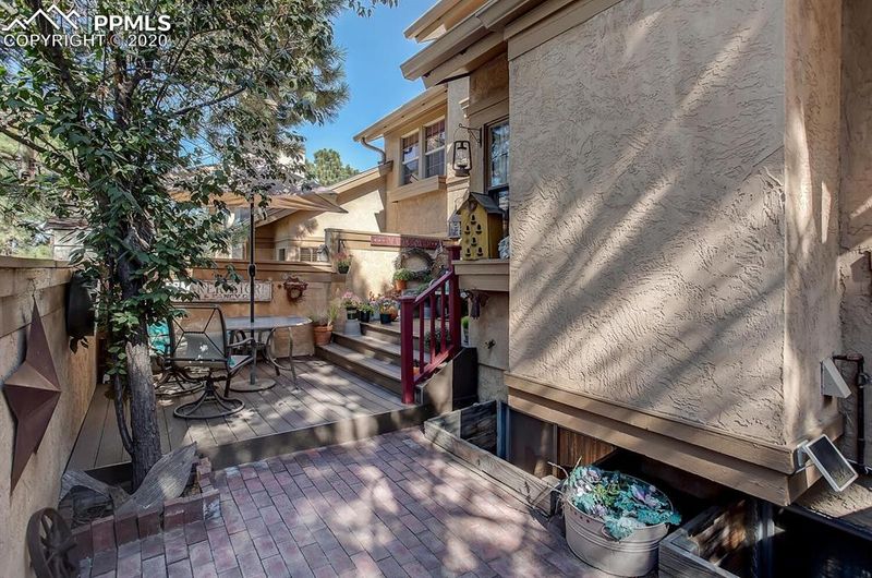 1872 Brookdale Dr, Colorado Springs, CO 80918