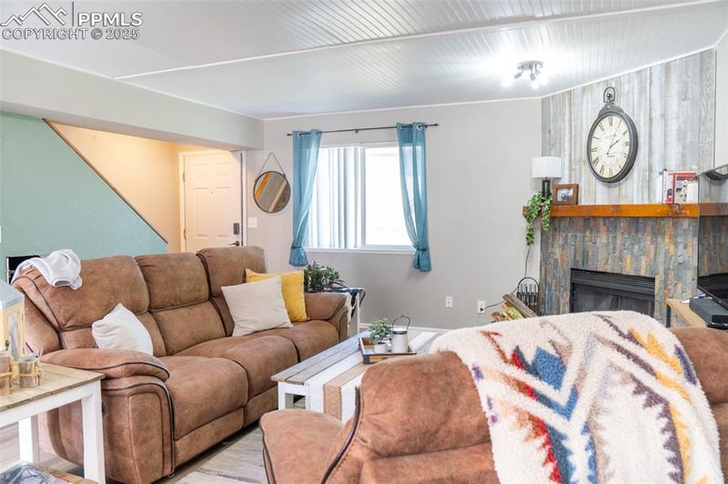 1874 Lanka Ln, Colorado Springs, CO 80915