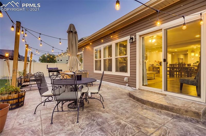 18755 Robins Dr, Denver, CO 80239