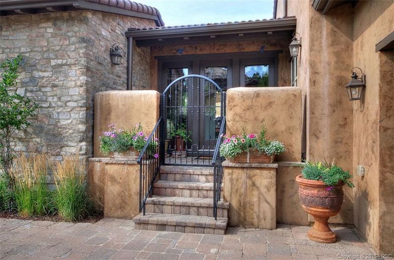 1879 La Bellezza Grv, Colorado Springs, CO 80919