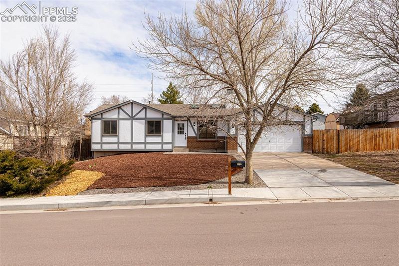 1880 Independence Dr, Colorado Springs, CO 80920