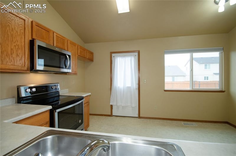 1882 Sage Grouse Ln, Colorado Springs, CO 80951