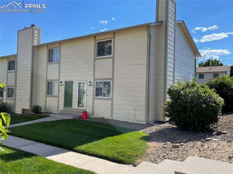 1896 Lanka Ln, Colorado Springs, CO 80915