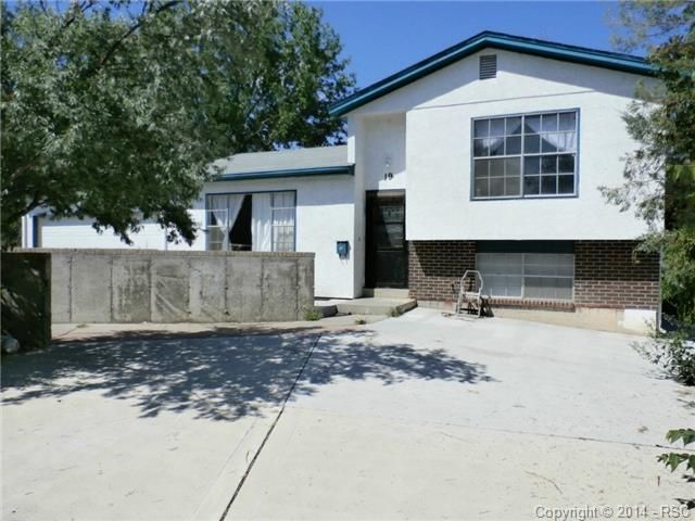 19 Grissom Pl, Pueblo, CO 81001