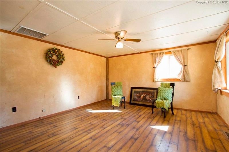19 Maid Marian Dr, Divide, CO 80814