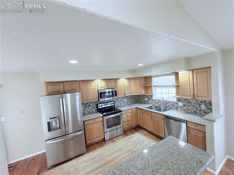 190 S Circle Dr, Pueblo, CO 81007