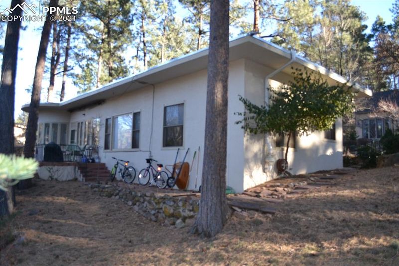 1900 Pine Grove Ave, Colorado Springs, CO 80906