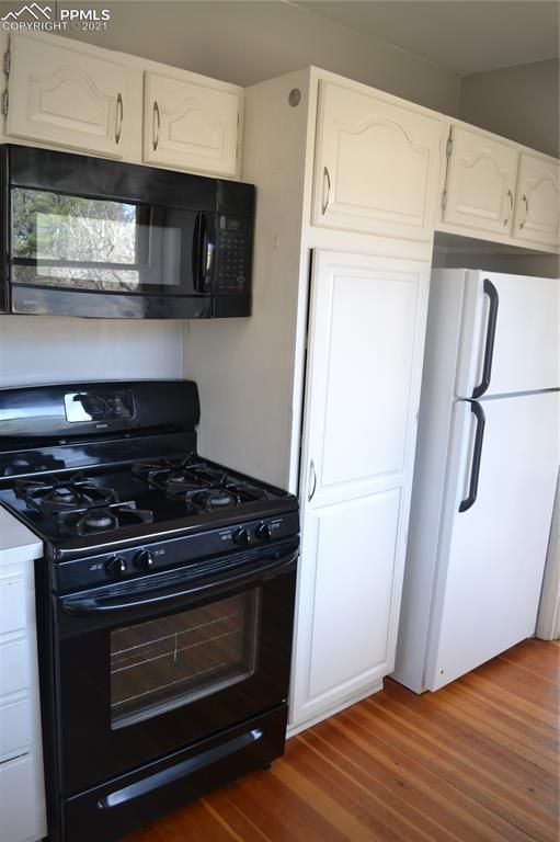 1900 Pine Grove Ave, Colorado Springs, CO 80906