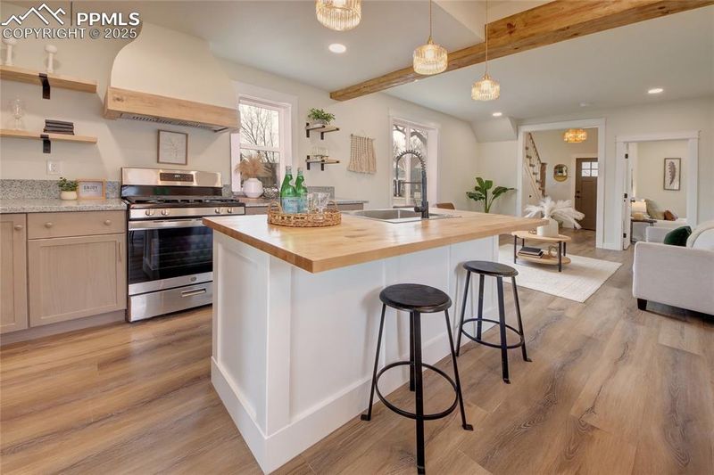 1902 W Cucharras St, Colorado Springs, CO 80904
