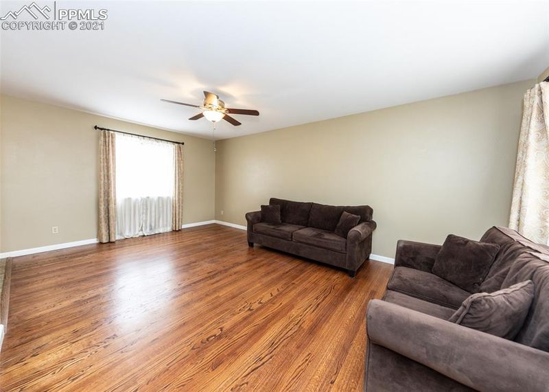 1902 Whitman Rd, Colorado Springs, CO 80910
