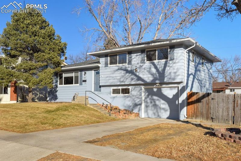1903 Snyder Ave, Colorado Springs, CO 80909