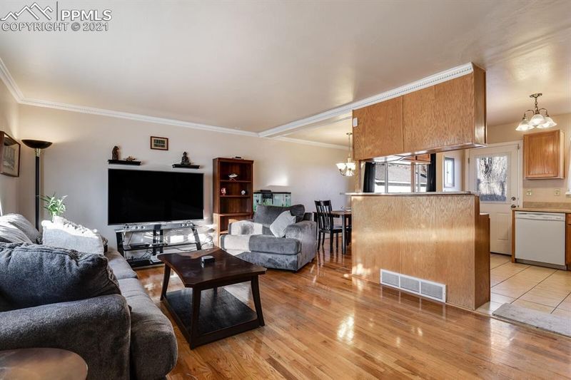 1903 Snyder Ave, Colorado Springs, CO 80909