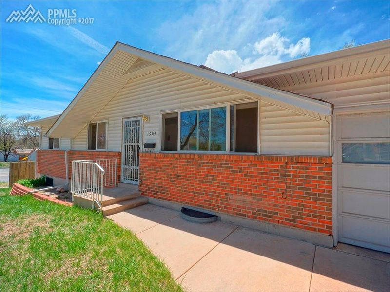 1904 Carlton Ave, Colorado Springs, CO 80909