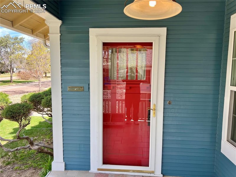 1905 Wahsatch Ave, Colorado Springs, CO 80907