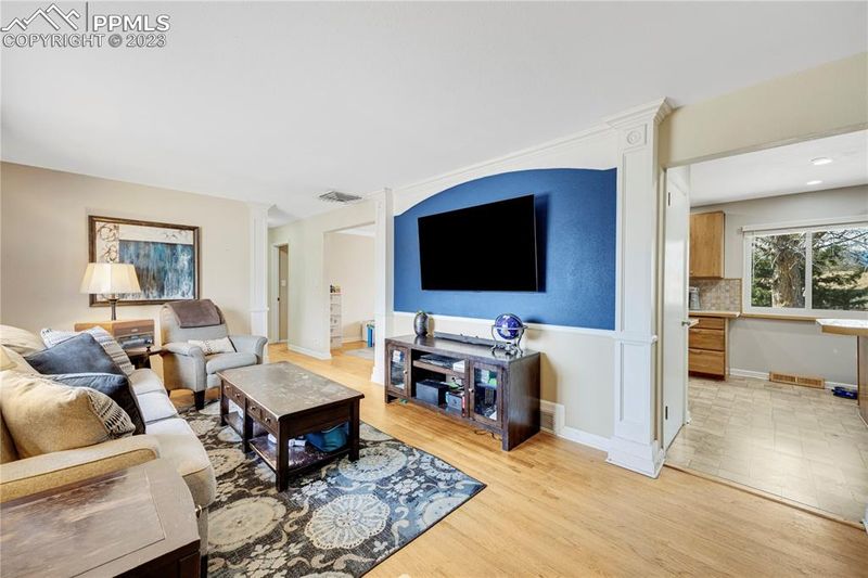 1906 Warwick Ln, Colorado Springs, CO 80909