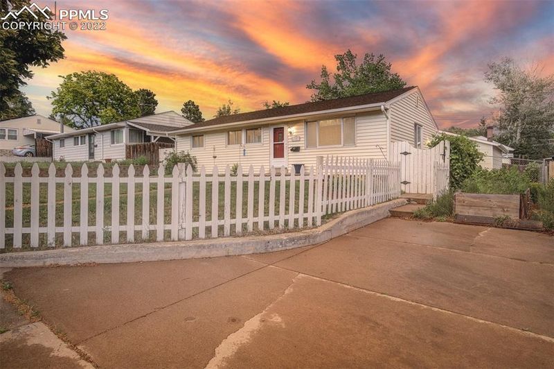 1907 Downing Dr, Colorado Springs, CO 80909
