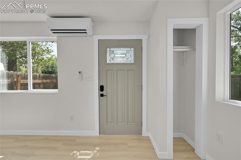 1908 St Vrain St, Colorado Springs, CO 80909