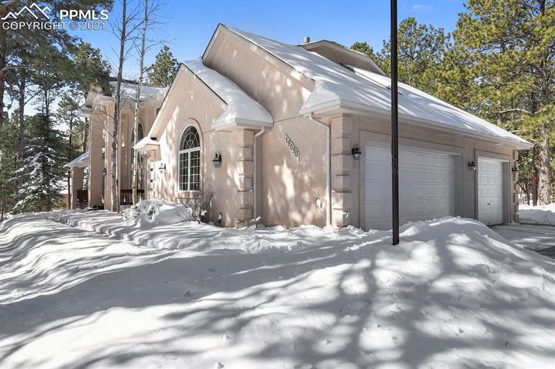 19090 Royal Archers Ln, Monument, CO 80132