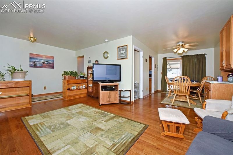 1910 Warwick Ln, Colorado Springs, CO 80909