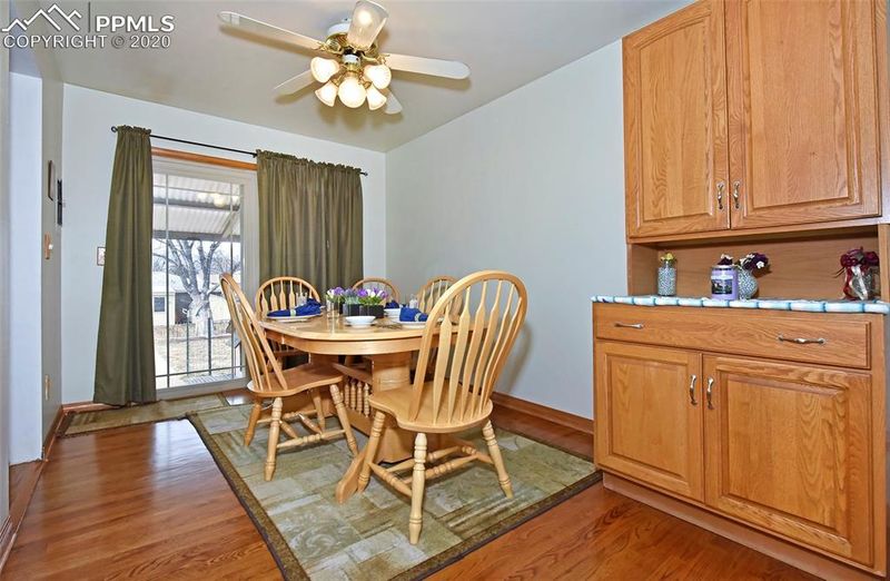 1910 Warwick Ln, Colorado Springs, CO 80909