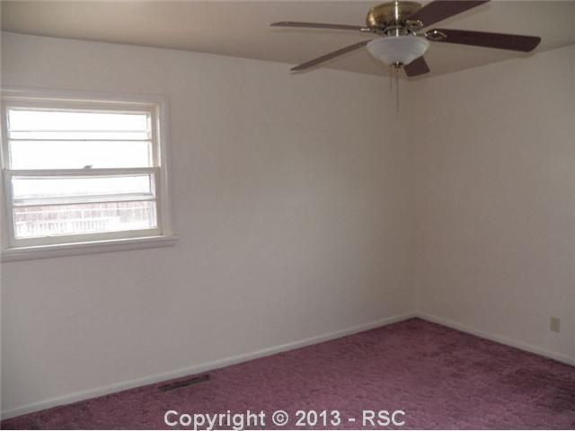 1911 Ridgewood Ln, Pueblo, CO 81005