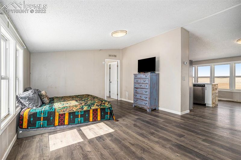 19110 Powers Rd, Colorado Springs, CO 80928