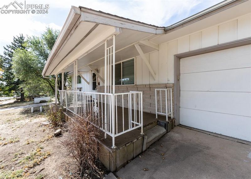 1912 Capulin Dr, Colorado Springs, CO 80910
