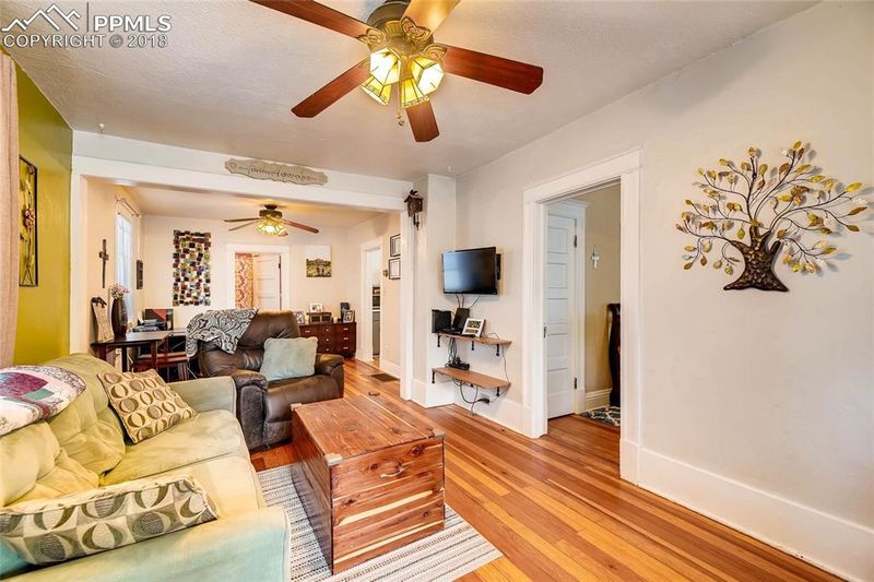 1913 W Cucharras St, Colorado Springs, CO 80904