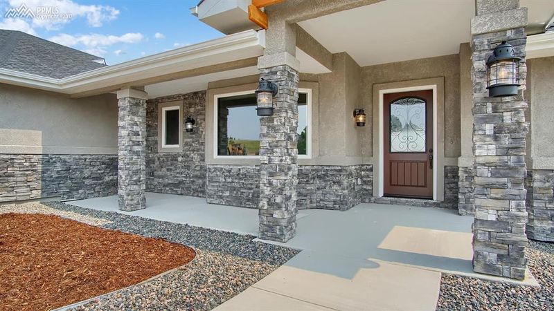 19135 Sixpenny Ln, Monument, CO 80132