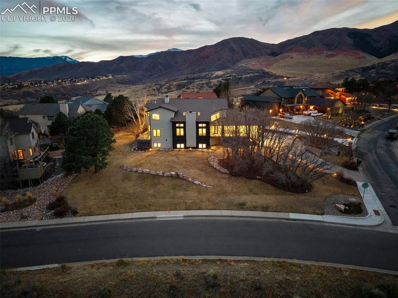 1915 Hunters Point Ln, Colorado Springs, CO 80919