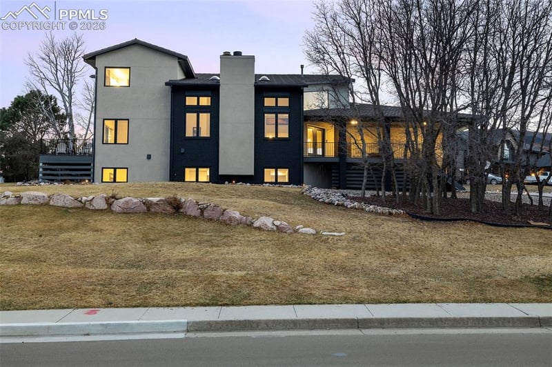 1915 Hunters Point Ln, Colorado Springs, CO 80919