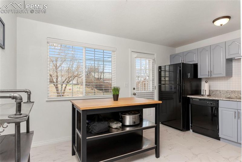 1915 Monterey Rd, Colorado Springs, CO 80910