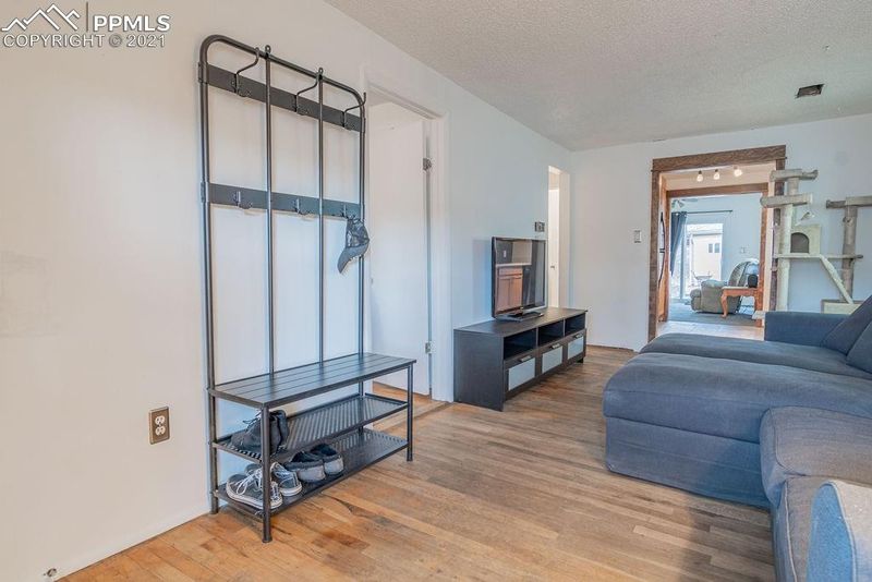1916 W Cucharras St, Colorado Springs, CO 80904