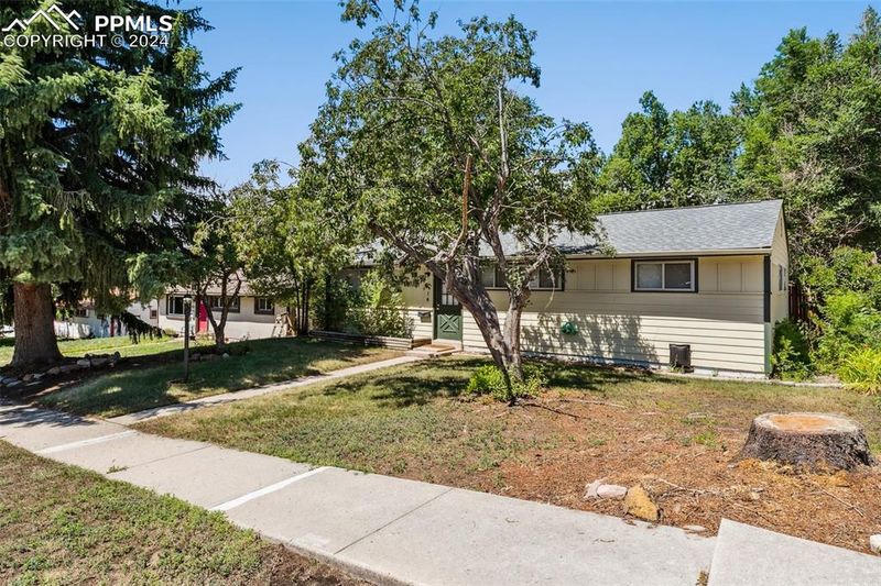 1916 Downing Dr, Colorado Springs, CO 80909