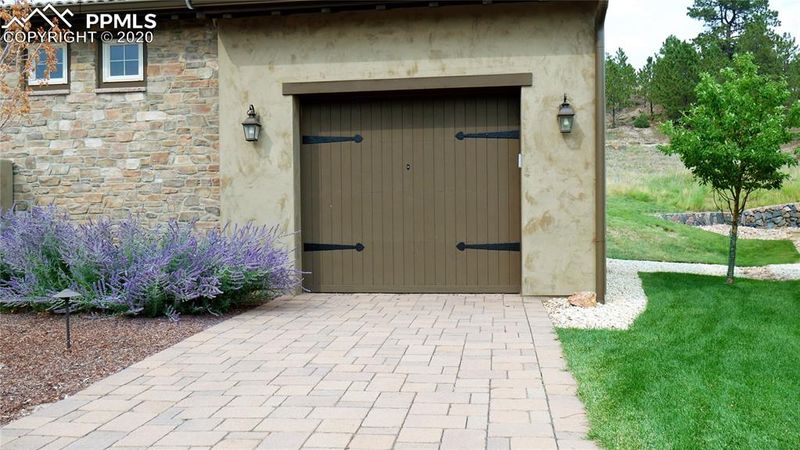 1916 La Bellezza Grv, Colorado Springs, CO 80919