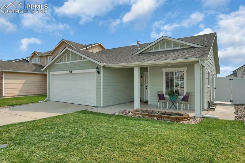 1918 Mirror Ct, Pueblo, CO 81005