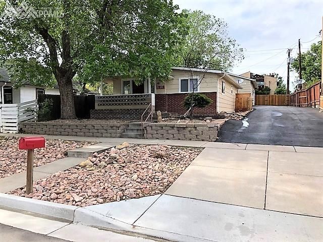 1918 W Uintah St, Colorado Springs, CO 80904