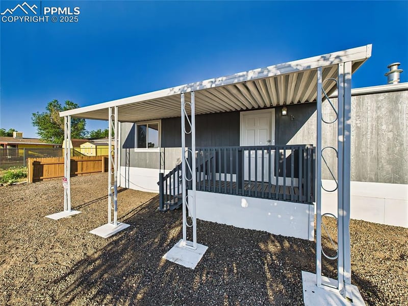 192 E Kipling Dr, Pueblo, CO 81007