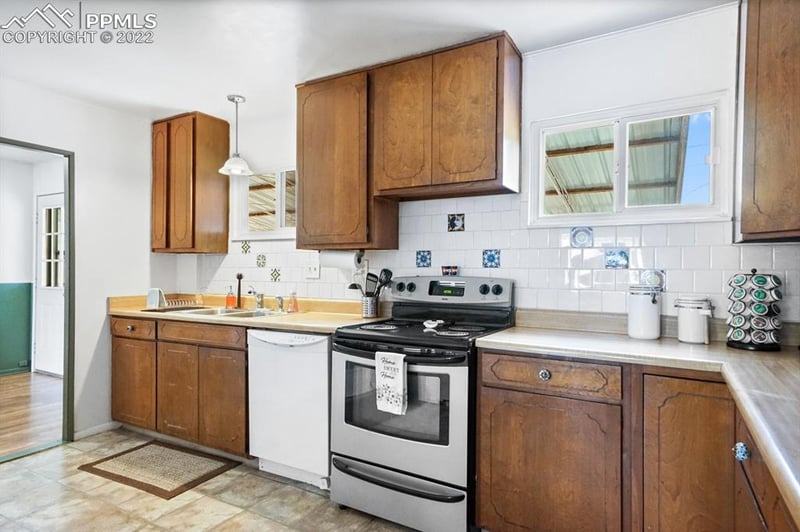 1922 Institute Ave, Colorado Springs, CO 80905