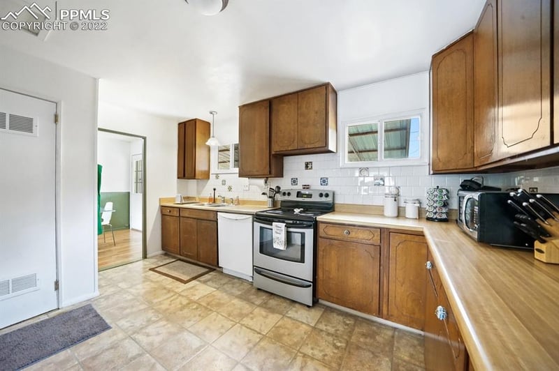 1922 Institute Ave, Colorado Springs, CO 80905