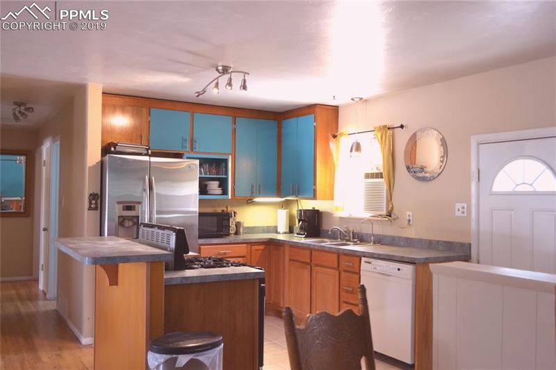 1923 Alpine Dr, Colorado Springs, CO 80909