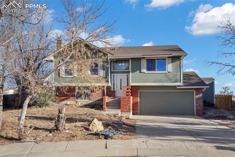 1925 Ambleside Dr, Colorado Springs, CO 80915