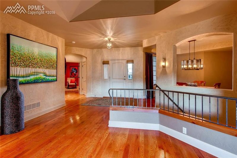 1925 Cantwell Grv, Colorado Springs, CO 80906