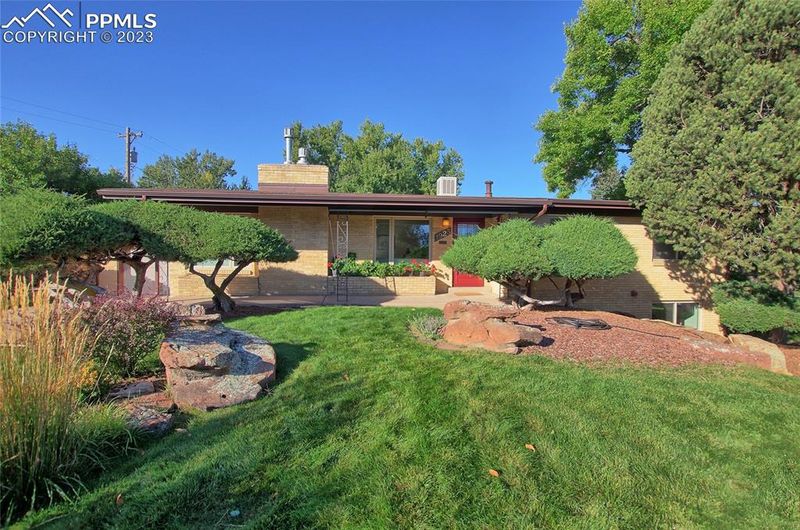 1925 Crest Haven Cir, Colorado Springs, CO 80909