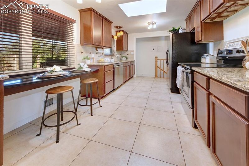 1925 Crest Haven Cir, Colorado Springs, CO 80909