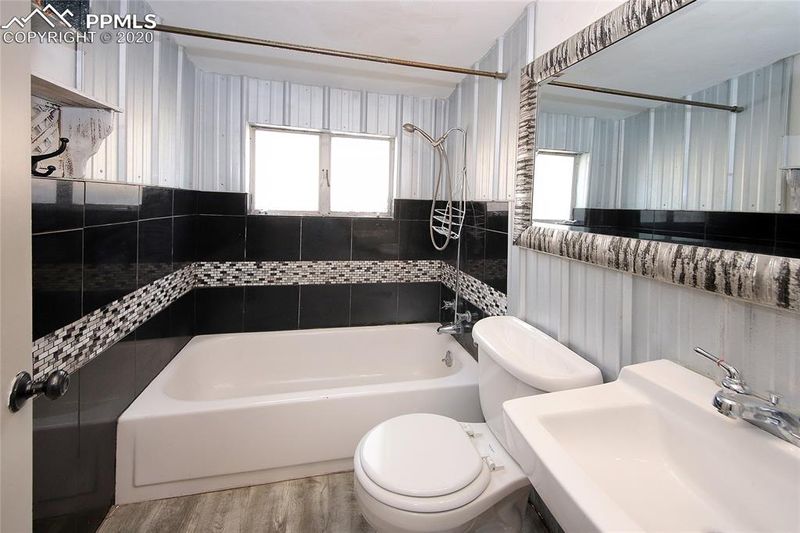 1925 Mid Rd, Colorado Springs, CO 80906