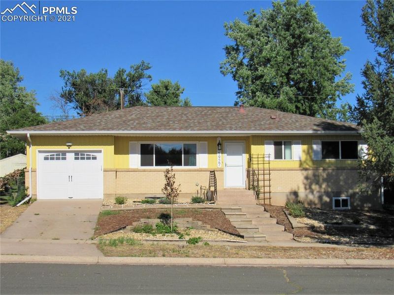 1927 Wynkoop Dr, Colorado Springs, CO 80909