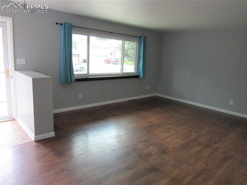 1927 Wynkoop Dr, Colorado Springs, CO 80909
