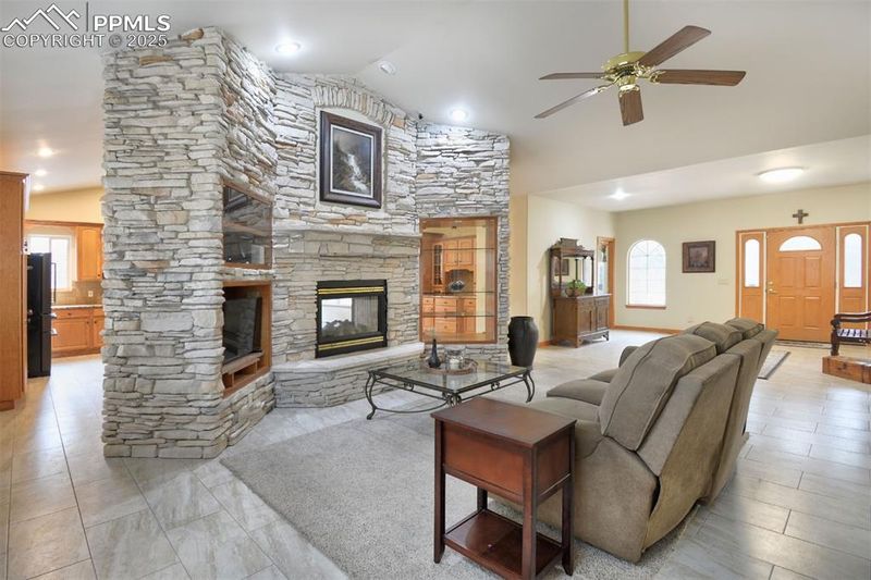 19285 Indian Summer Ln, Monument, CO 80132