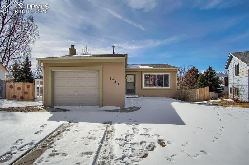1929 Independence Dr, Colorado Springs, CO 80920